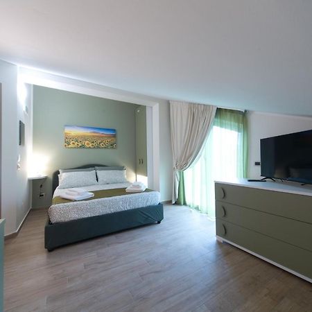Slow Chic Apartment Beb Policlinico Месина Екстериор снимка
