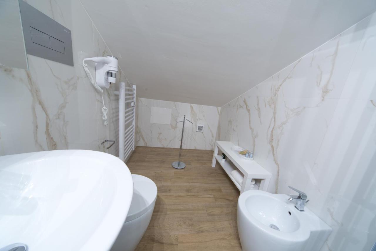 Slow Chic Apartment Beb Policlinico Месина Екстериор снимка