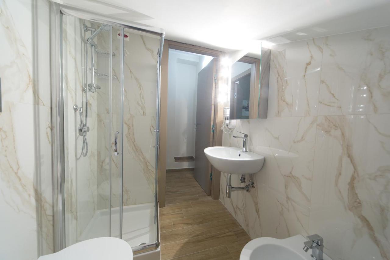 Slow Chic Apartment Beb Policlinico Месина Екстериор снимка