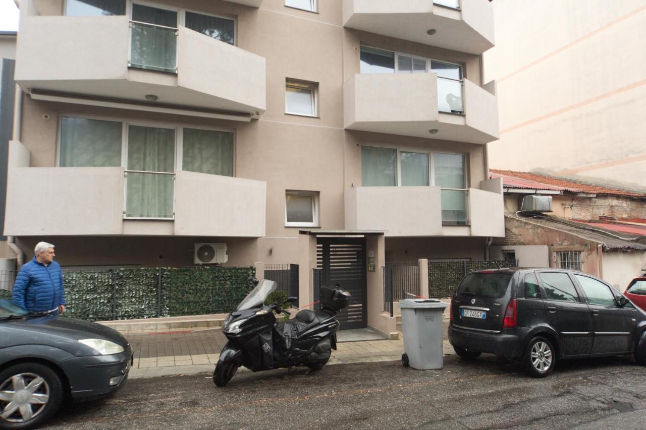 Slow Chic Apartment Beb Policlinico Месина Екстериор снимка