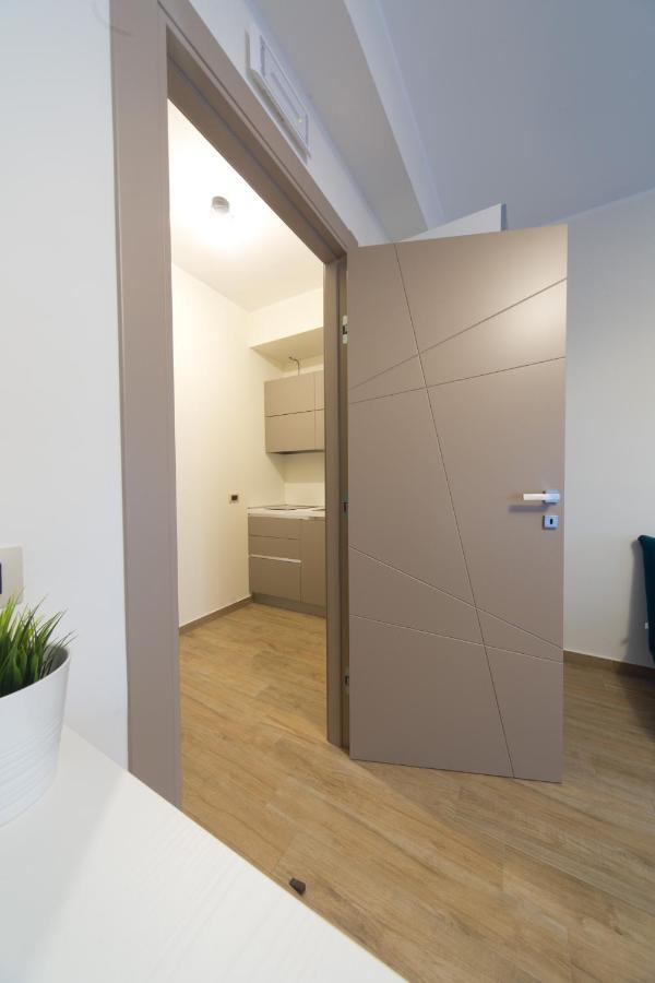 Slow Chic Apartment Beb Policlinico Месина Екстериор снимка